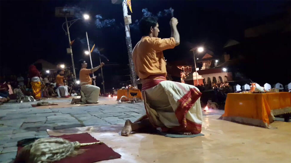 Worship Pashupati Nath Temple